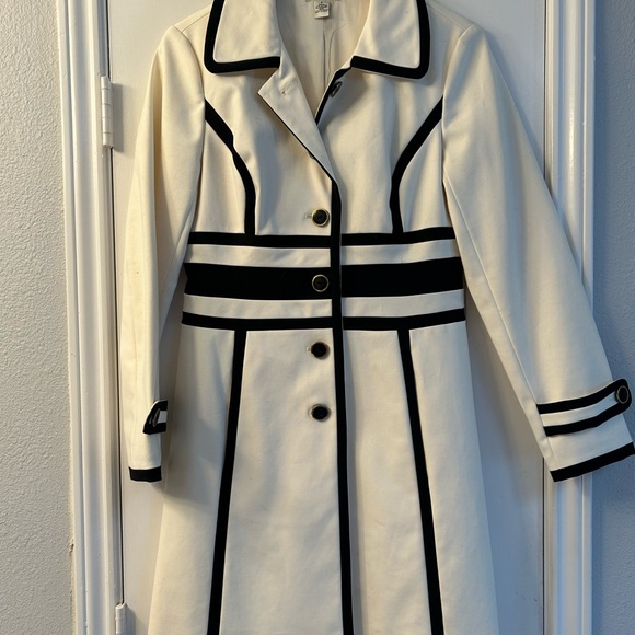Harold's Jackets & Blazers - Harold's White and Black Women's Coat